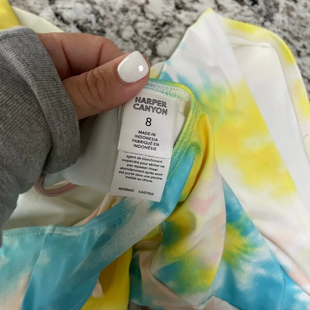 Harper Canyon Swim top Rash‎ guard